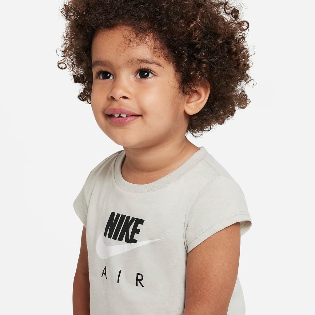 Nike Baby (12-24M) T-Shirt and Shorts Set 16J616-023