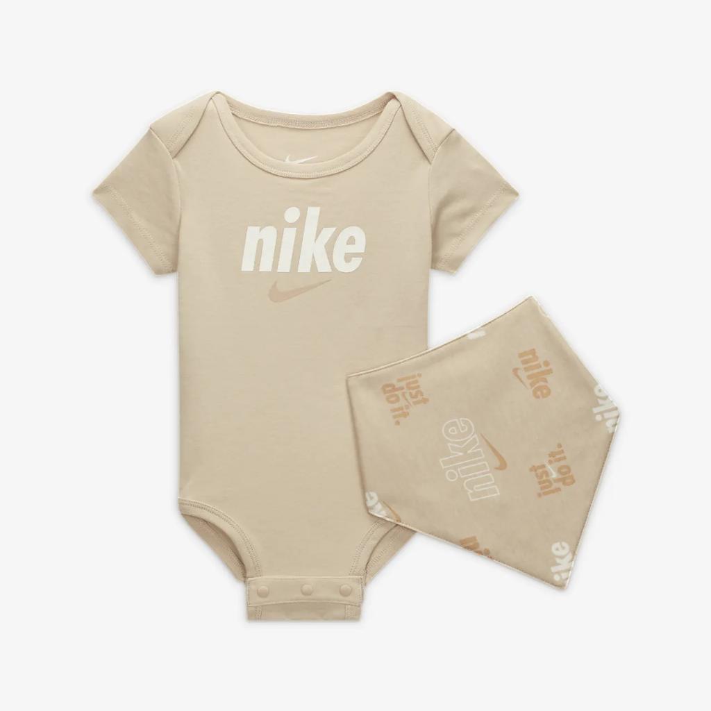 Nike E1D1 Bib and Bodysuit Set Baby (12-24M) 3-Piece Bodysuit Set 66K653-X5C