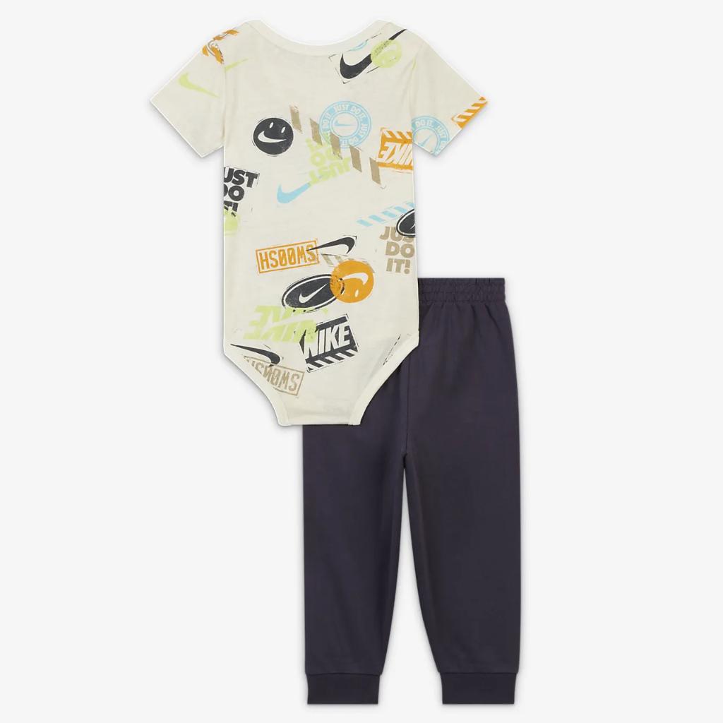 Nike Wild Air Printed Bodysuit and Pants Set Baby 2-Piece Bodysuit Set 66K872-P6G