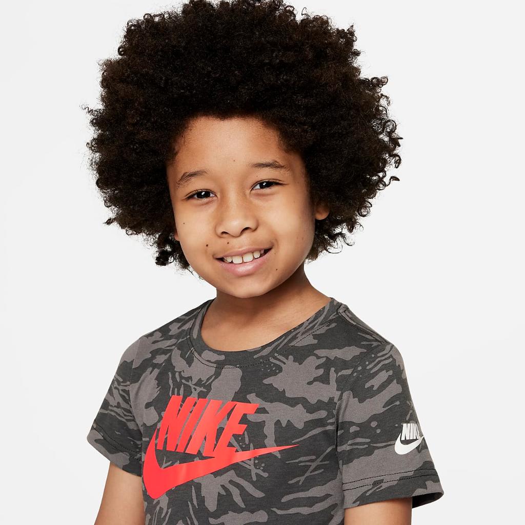 Nike Little Kids&#039; Camo T-Shirt 86J906-M19