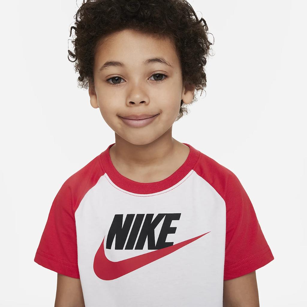 Nike Sportswear Futura Raglan Tee Little Kids&#039; T-Shirt 86K661-001