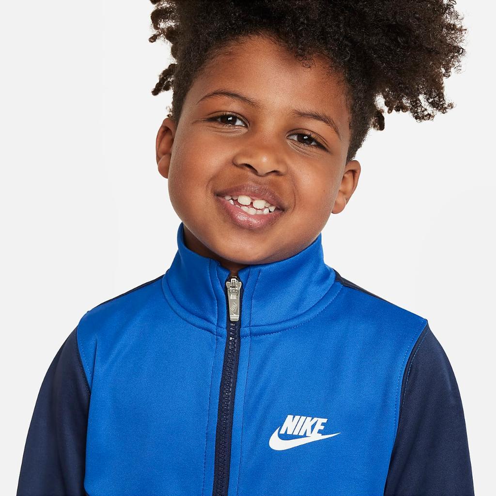 Nike Sportswear Lifestyle Essentials 2-Piece Set Little Kids Dri-FIT Tracksuit 86L049-U90