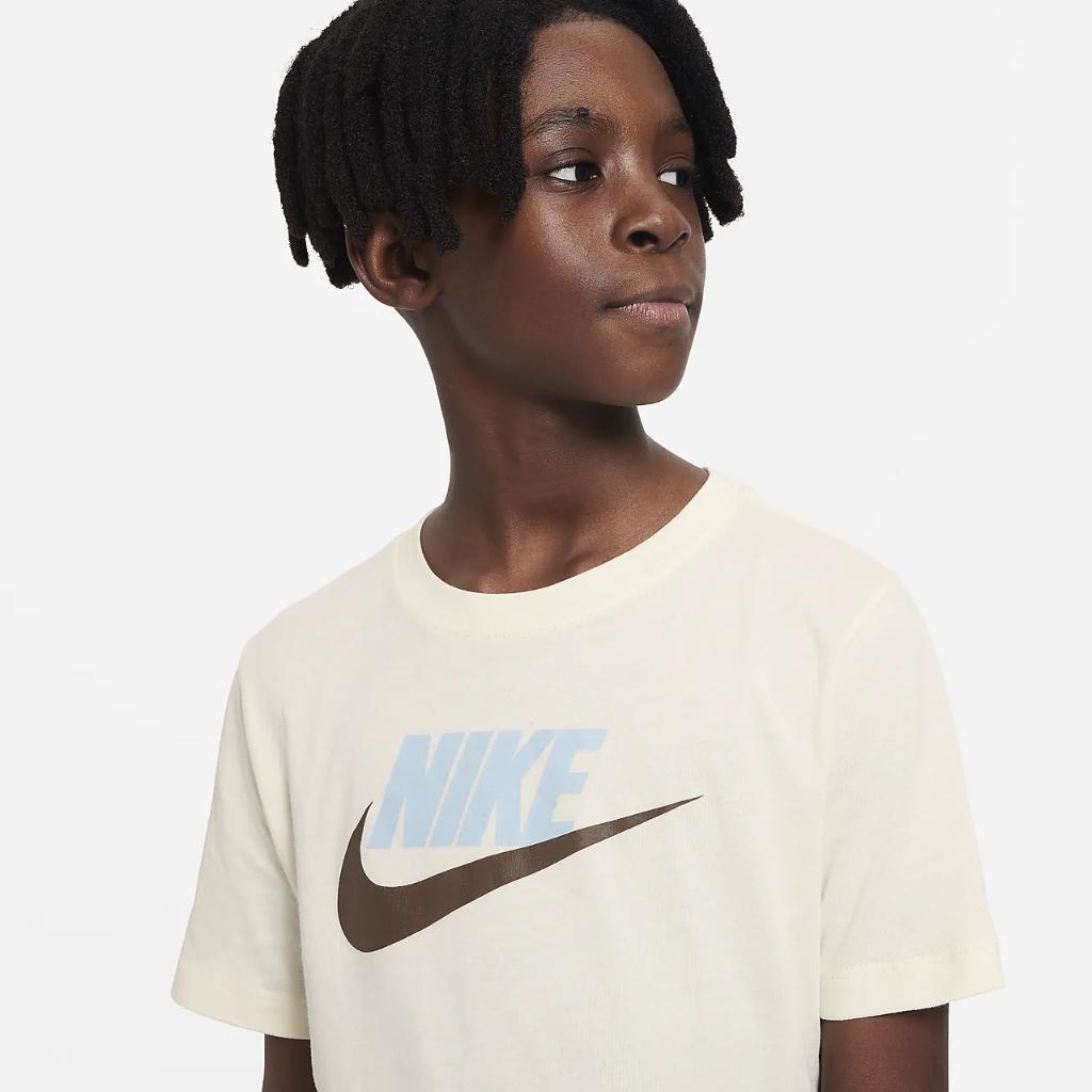 Nike Sportswear Big Kids&#039; Cotton T-Shirt AR5252-113