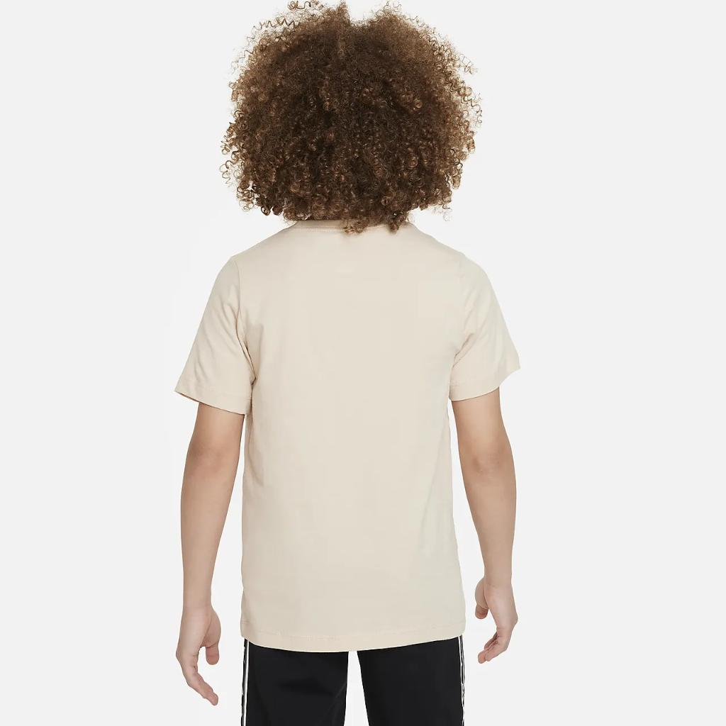 Nike Sportswear Big Kids&#039; Cotton T-Shirt AR5252-126