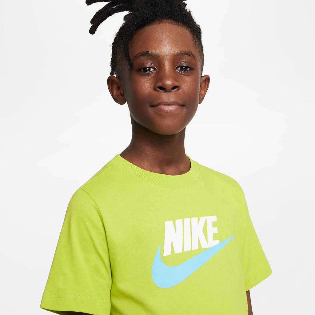 Nike Sportswear Big Kids&#039; Cotton T-Shirt AR5252-308