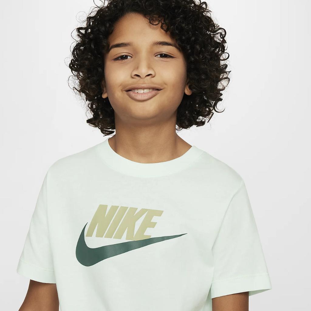 Nike Sportswear Big Kids&#039; Cotton T-Shirt AR5252-394