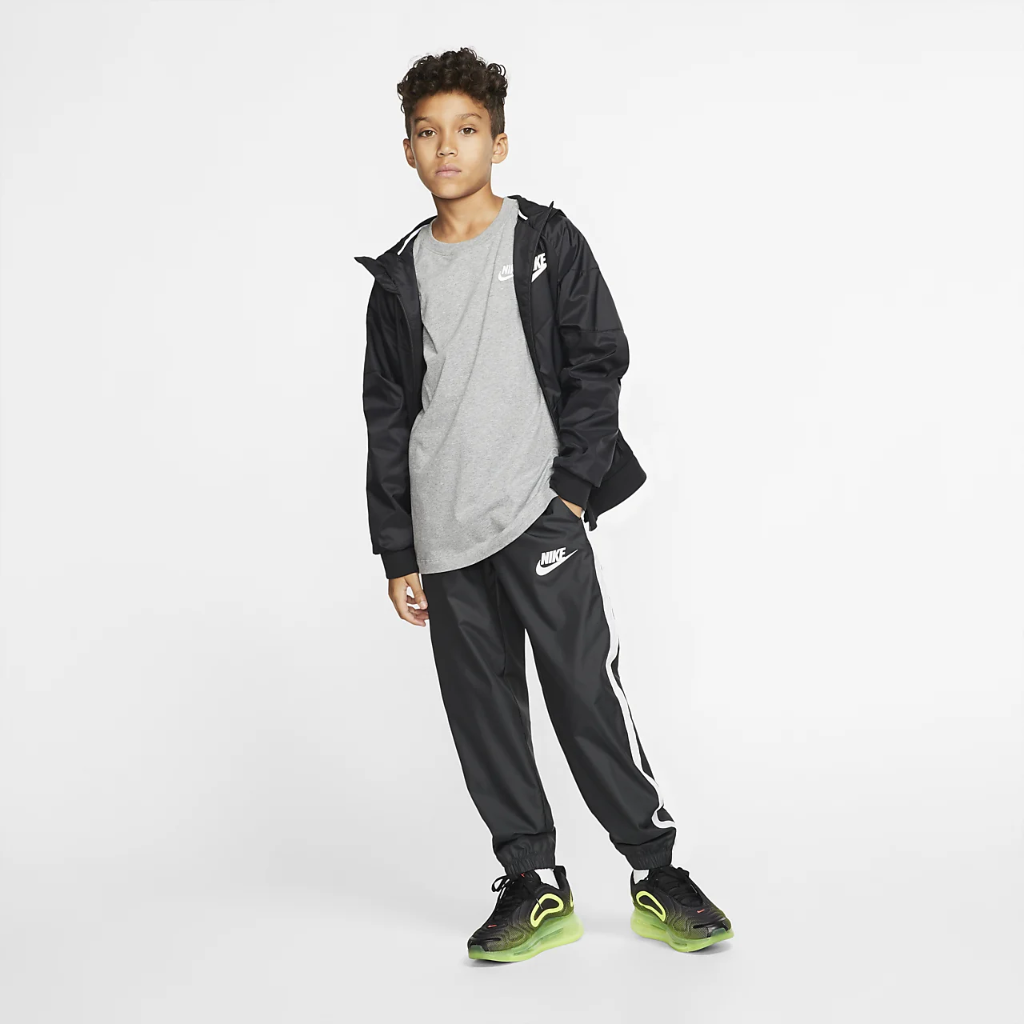 Nike Sportswear Big Kids&#039; T-Shirt AR5254-063