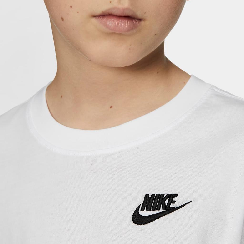Nike Sportswear Big Kids&#039; T-Shirt AR5254-100