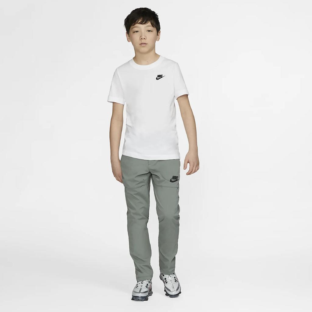 Nike Sportswear Big Kids&#039; T-Shirt AR5254-100