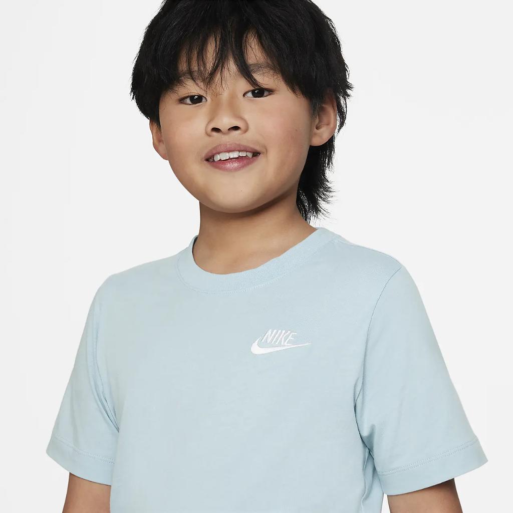 Nike Sportswear Big Kids&#039; T-Shirt AR5254-442