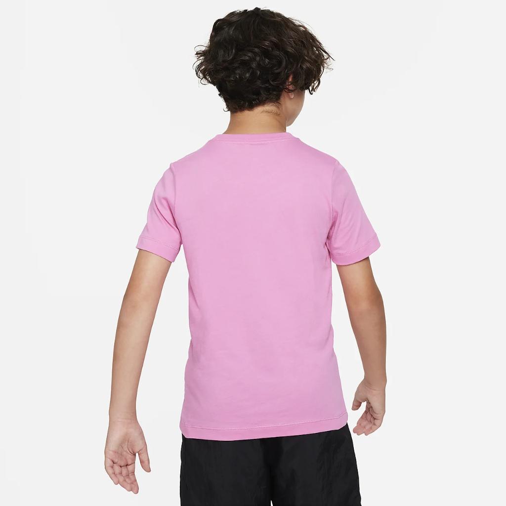 Nike Sportswear Big Kids&#039; T-Shirt AR5254-620