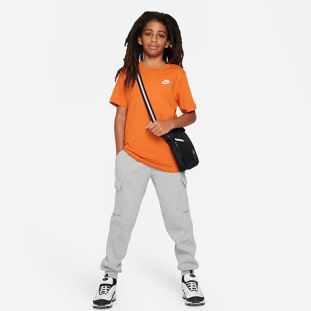 Nike Sportswear Big Kids&#039; T-Shirt AR5254-893