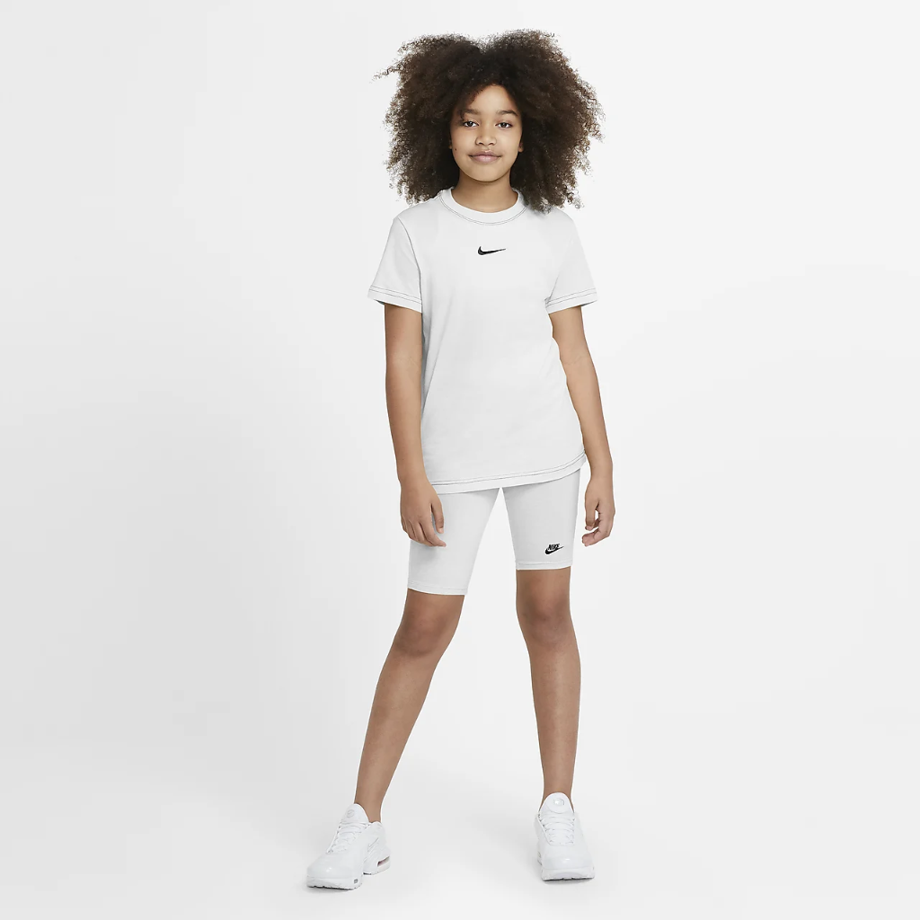 Nike Sportswear Big Kids&#039; (Girls&#039;) T-Shirt DA6918-100