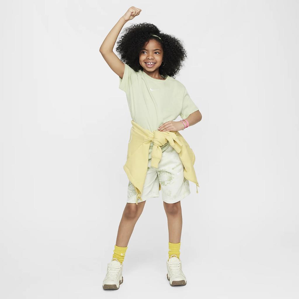 Nike Sportswear Big Kids&#039; (Girls&#039;) T-Shirt DA6918-371