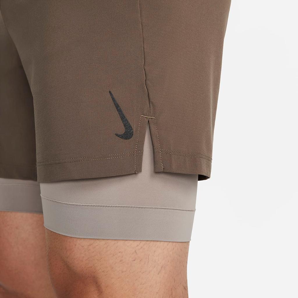 Nike Yoga Men&#039;s 2-in-1 Shorts DC5320-004