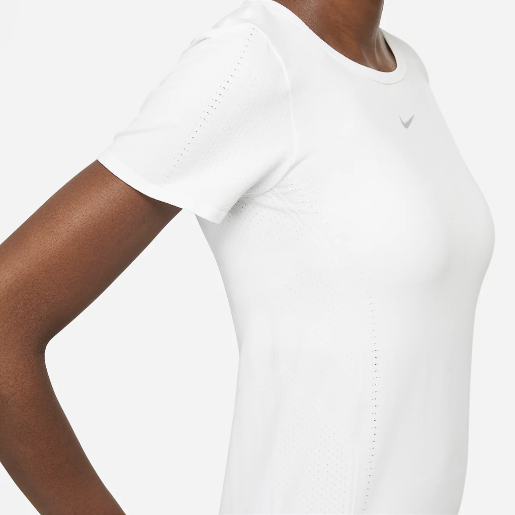 Nike Dri-FIT ADV Aura Women&#039;s Slim-Fit Short-Sleeve Top DD0588-100