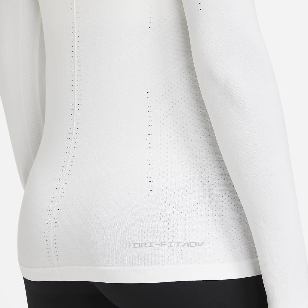 Nike Dri-FIT ADV Aura Women&#039;s Slim-Fit Long-Sleeve Training Top DD0593-100