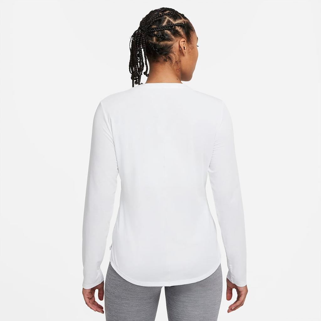 Nike Dri-FIT One Luxe Women&#039;s Standard Fit Long-Sleeve Top DD0620-100