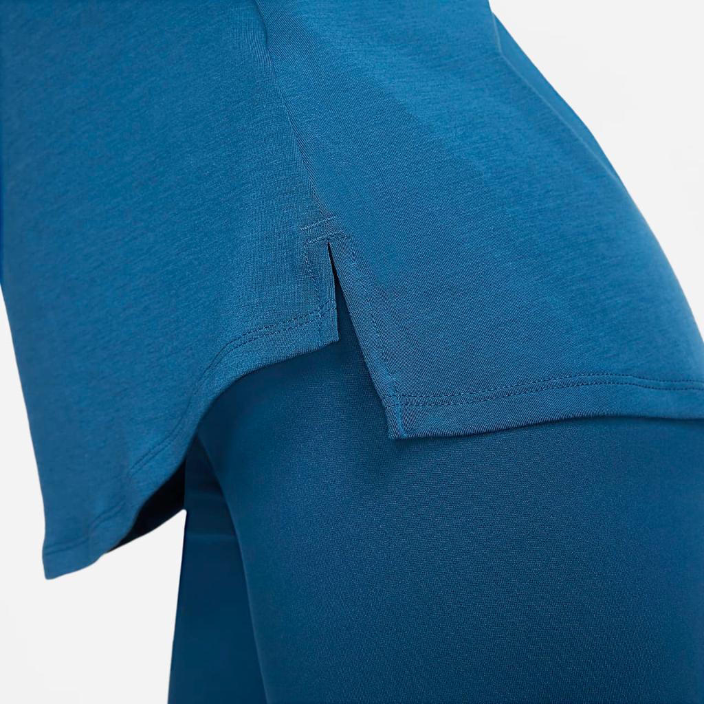 Nike Dri-FIT UV One Luxe Women&#039;s Standard Fit Long-Sleeve Top DD0620-460