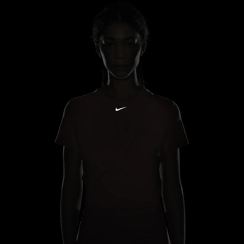 Nike Dri-FIT One Luxe Women&#039;s Twist Cropped Short-Sleeve Top DD4921-655