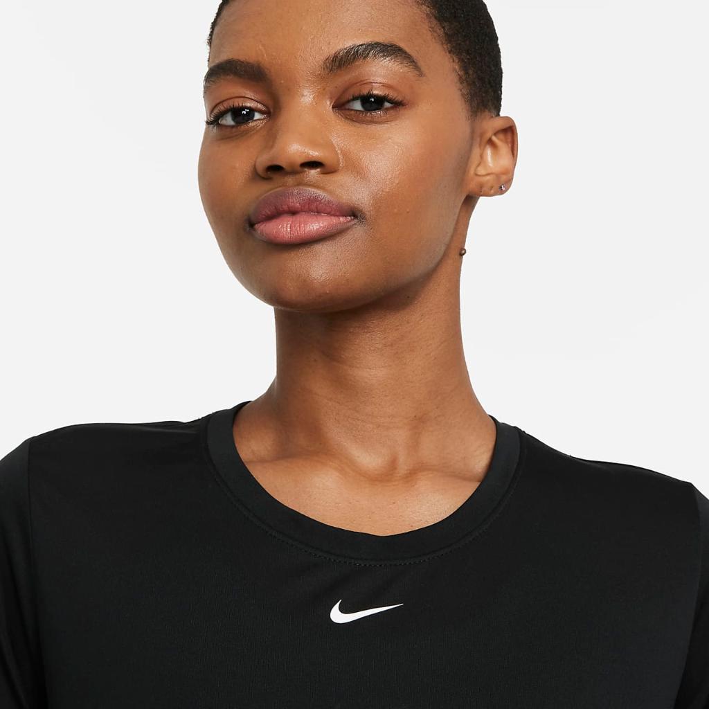 Nike Dri-FIT One Women&#039;s Standard Fit Short-Sleeve Cropped Top DD4954-010