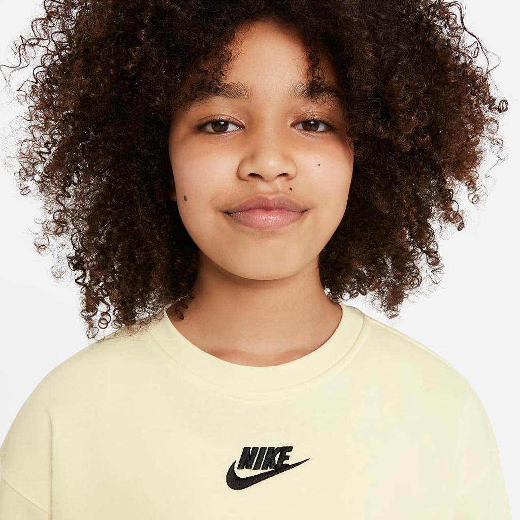 Nike Sportswear Club Fleece Big Kids&#039; (Girls&#039;) Crew Sweatshirt DD7473-113