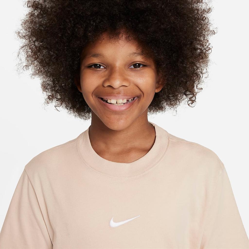 Nike Sportswear Big Kids&#039; (Girls&#039;) T-Shirt DH5750-126
