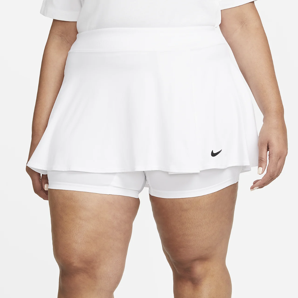 NikeCourt Dri-FIT Victory Women&#039;s Flouncy Tennis Skirt (Plus Size) DH9554-100