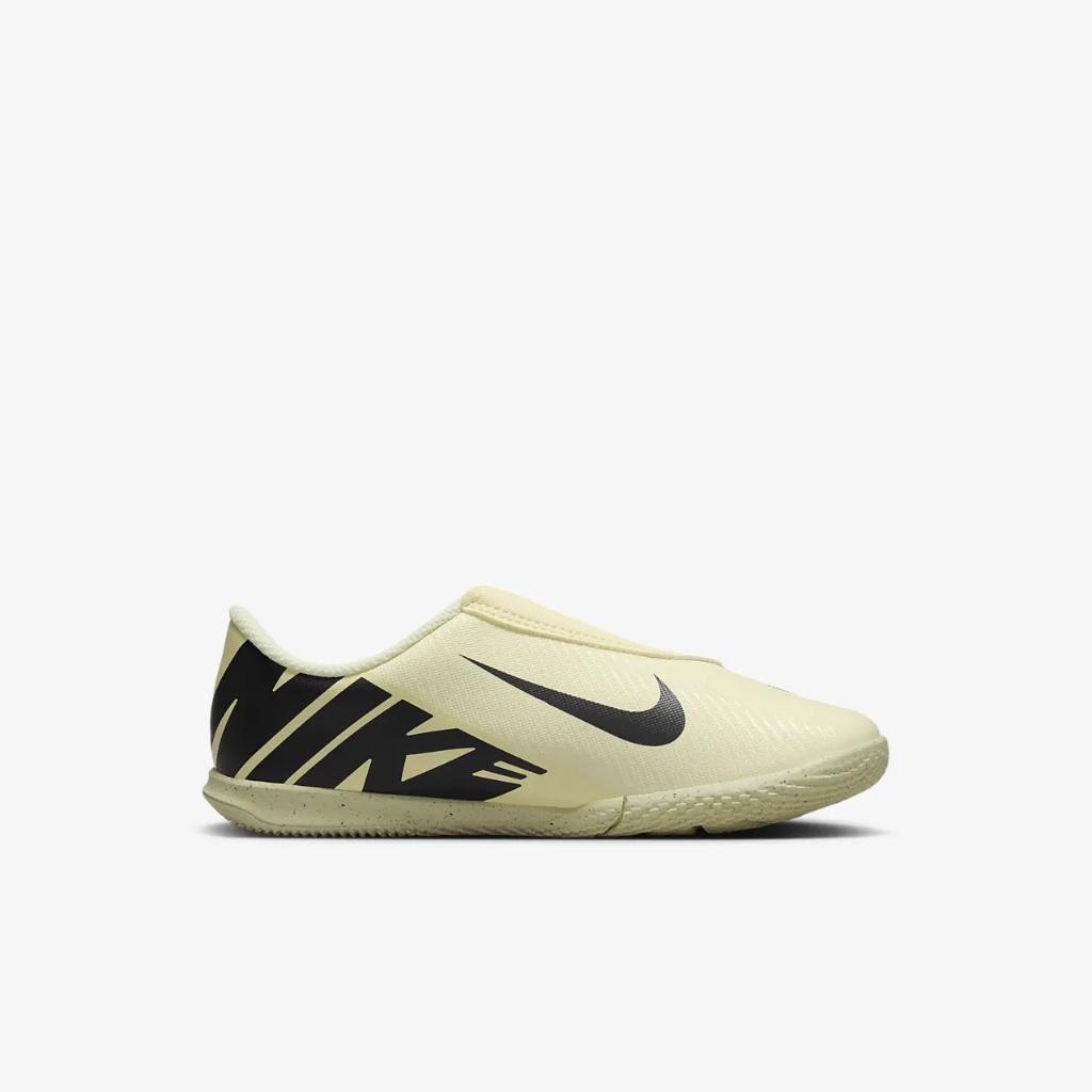 Nike Jr. Mercurial Vapor 15 Club Little Kids&#039; Indoor Court Low-Top Soccer Shoes DJ5957-700
