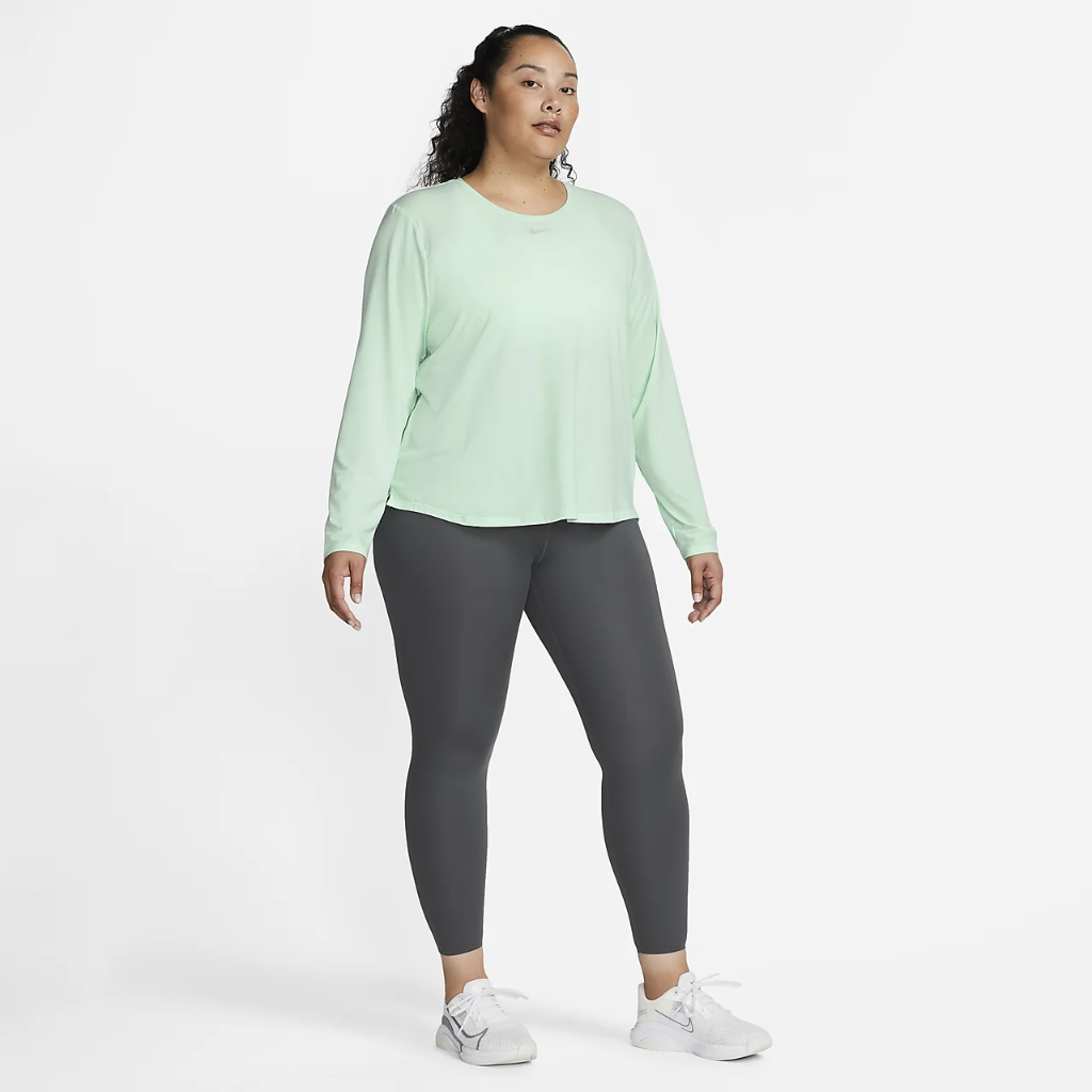 Nike Dri-FIT UV One Luxe Women&#039;s Standard Fit Long-Sleeve Top (Plus Size) DJ6745-379