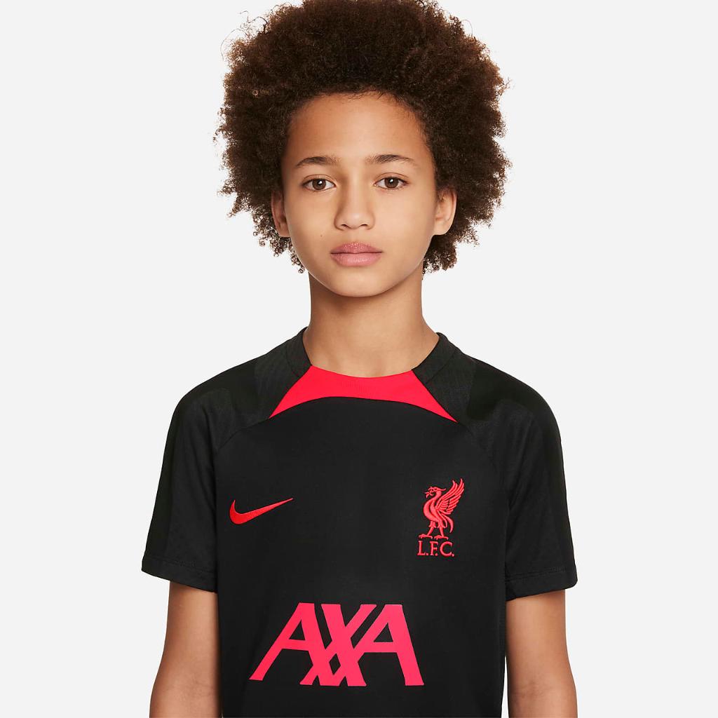 Liverpool FC Strike Big Kids&#039; Nike Dri-FIT Short-Sleeve Soccer Top DJ8721-013