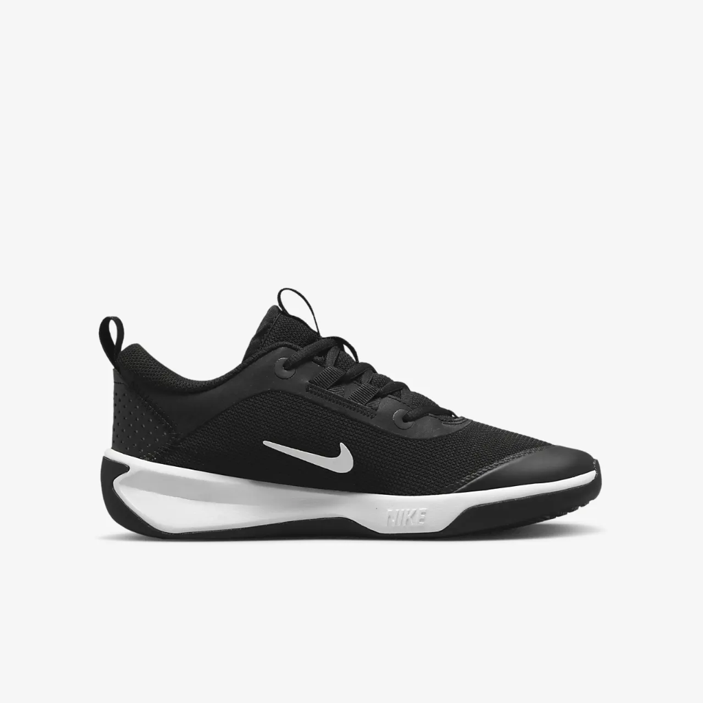 Nike Omni Multi-Court Big Kids&#039; Indoor Court Shoes DM9027-002