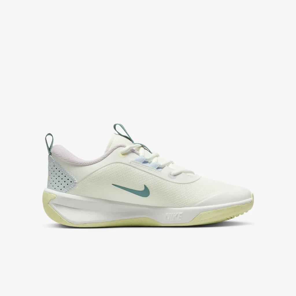 Nike Omni Multi-Court Big Kids&#039; Indoor Court Shoes DM9027-101