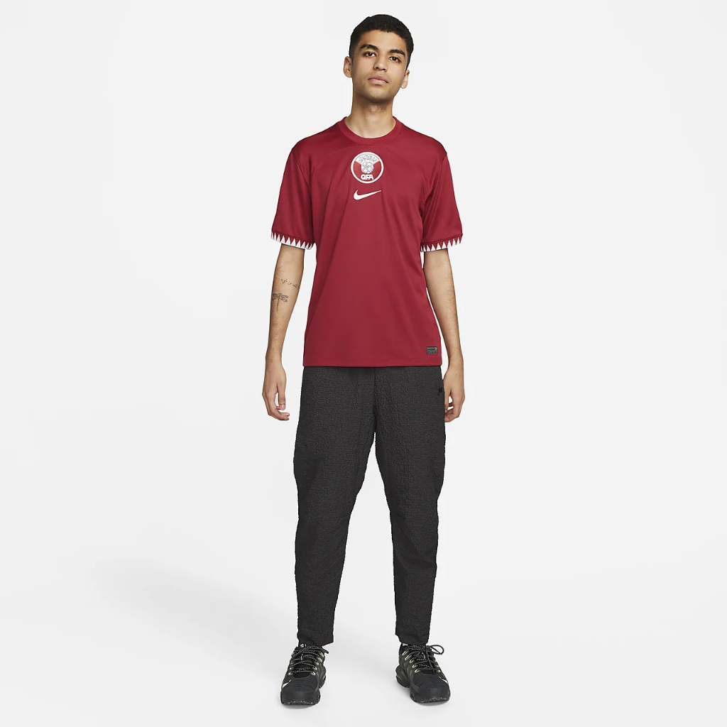 Qatar 2022/23 Stadium Home Men&#039;s Nike Dri-FIT Soccer Jersey DN0702-647