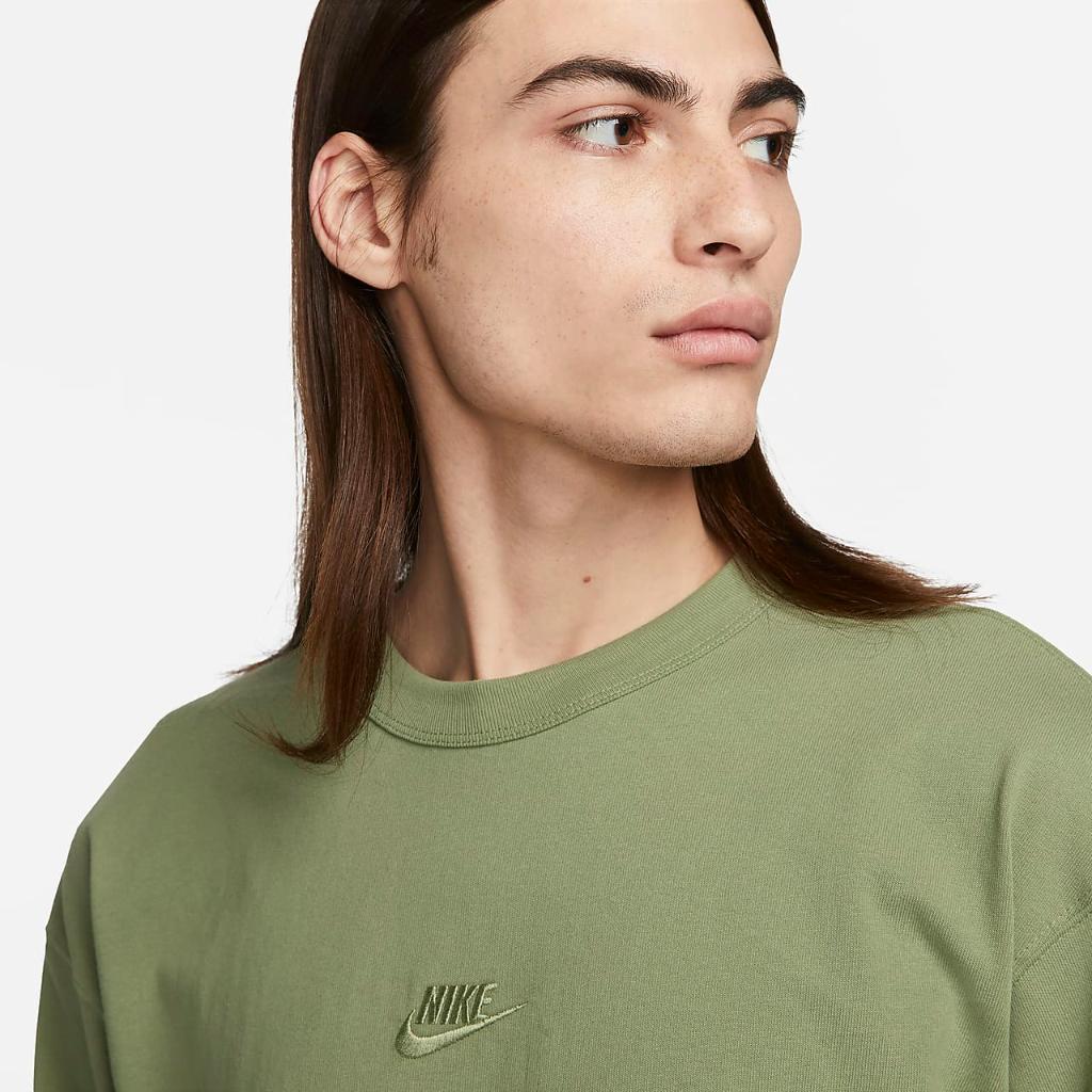 Nike Sportswear Premium Essentials Men&#039;s Long-Sleeve T-Shirt DO7390-386