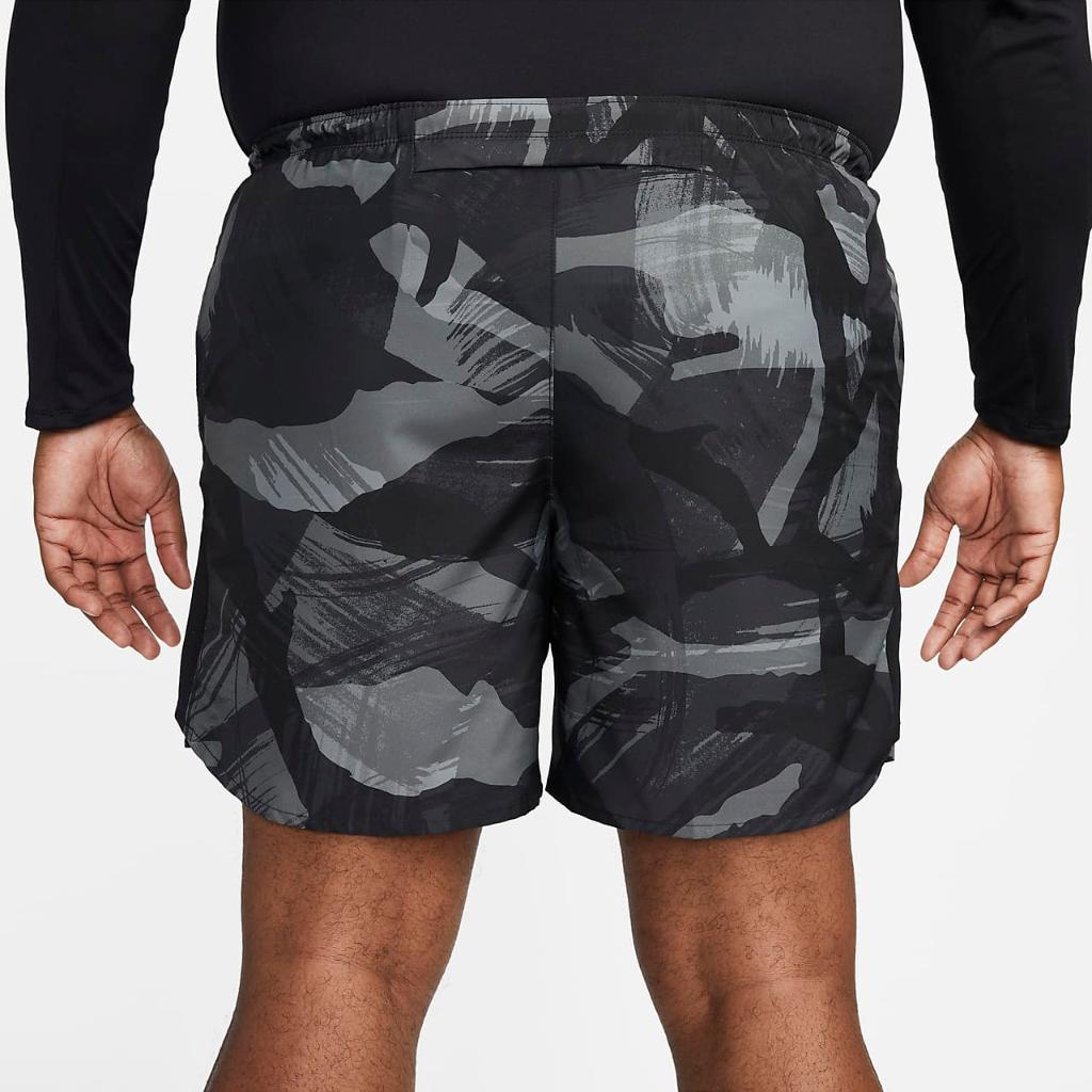 Nike Challenger Men&#039;s 7&quot; Brief-Lined Camo Running Shorts DQ4726-010
