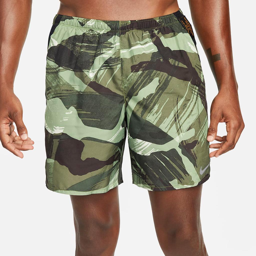 Nike Challenger Men&#039;s 7&quot; Brief-Lined Camo Running Shorts DQ4726-386