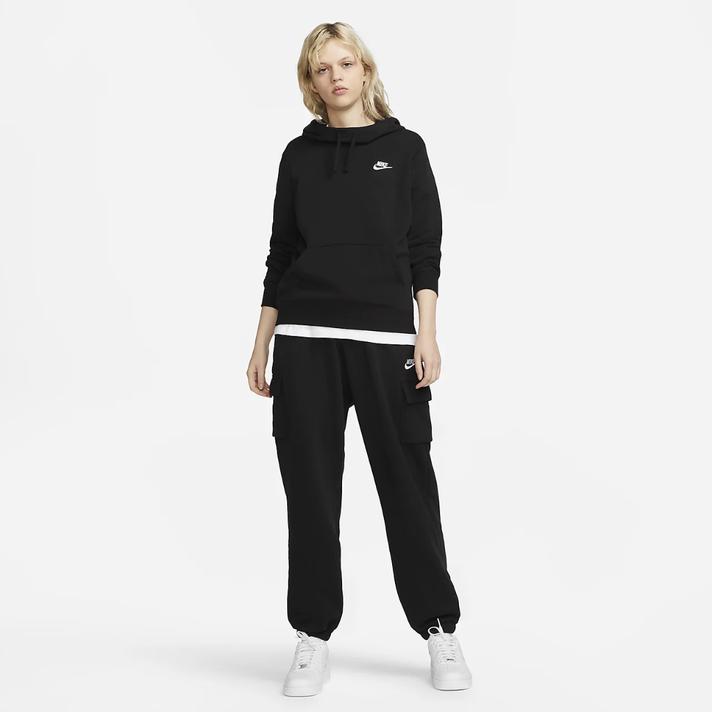 Nike Sportswear Club Fleece Women&#039;s Mid-Rise Oversized Cargo Sweatpants DQ5196-010