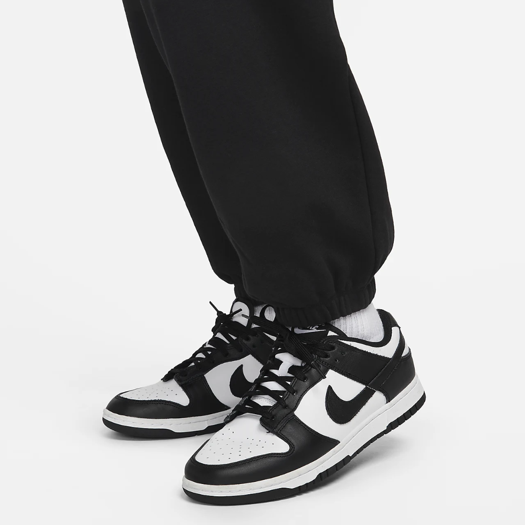 Nike Sportswear Club Fleece Women&#039;s Mid-Rise Oversized Sweatpants DQ5800-010