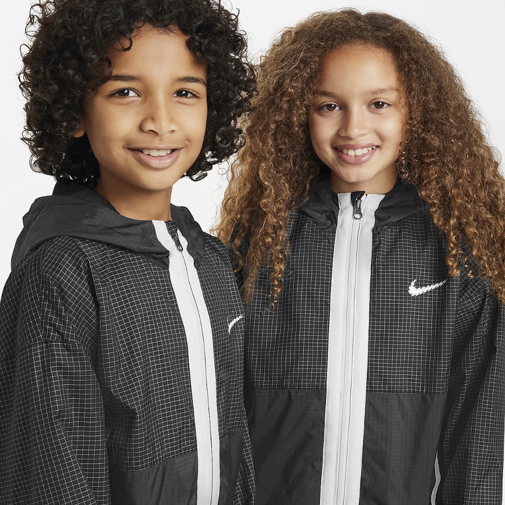Nike Outdoor Play Big Kids&#039; Woven Jacket DQ8744-010