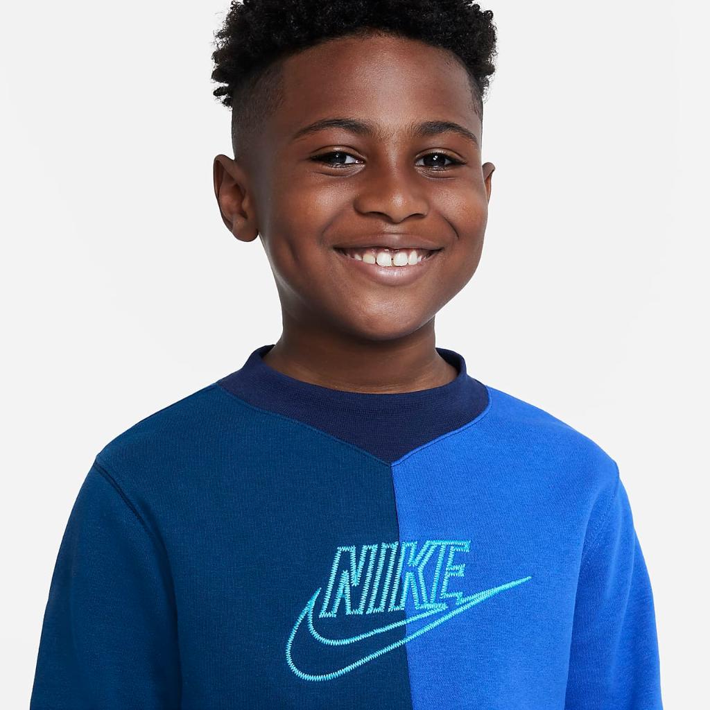 Nike Sportswear Big Kids&#039; (Boys&#039;) Amplify Sweatshirt DQ8819-411