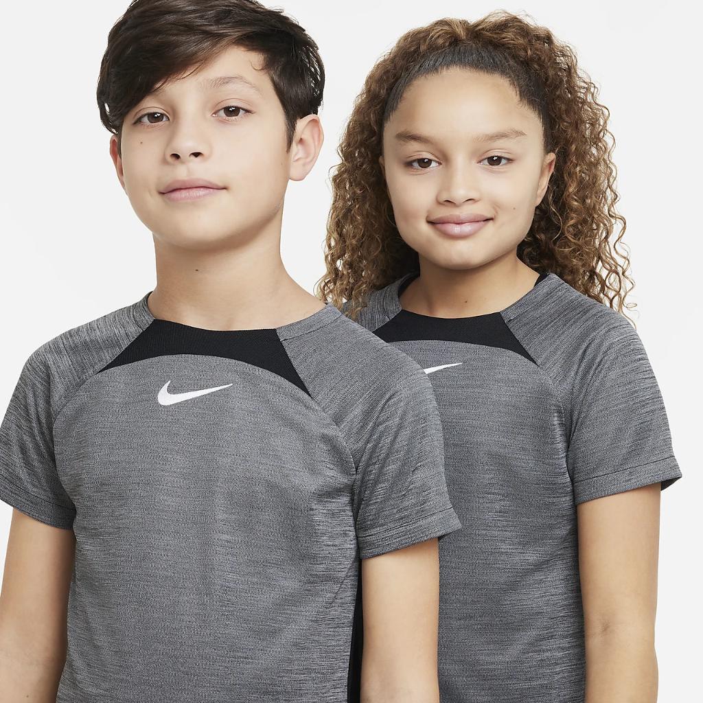 Nike Dri-FIT Academy Big Kids&#039; Short-Sleeve Soccer Top DQ8901-011