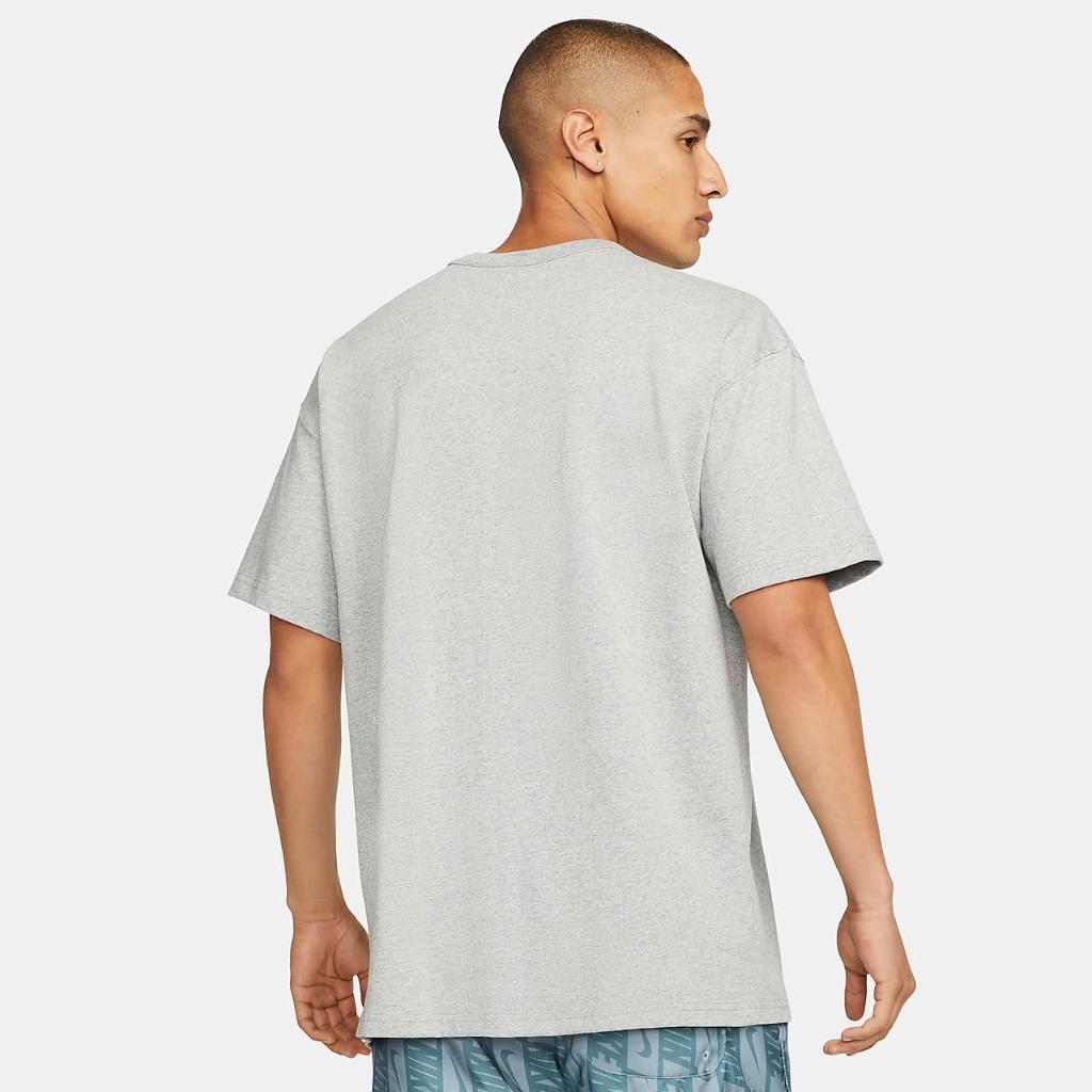 Nike Sportswear Premium Essentials Men&#039;s Pocket T-Shirt DQ9295-063