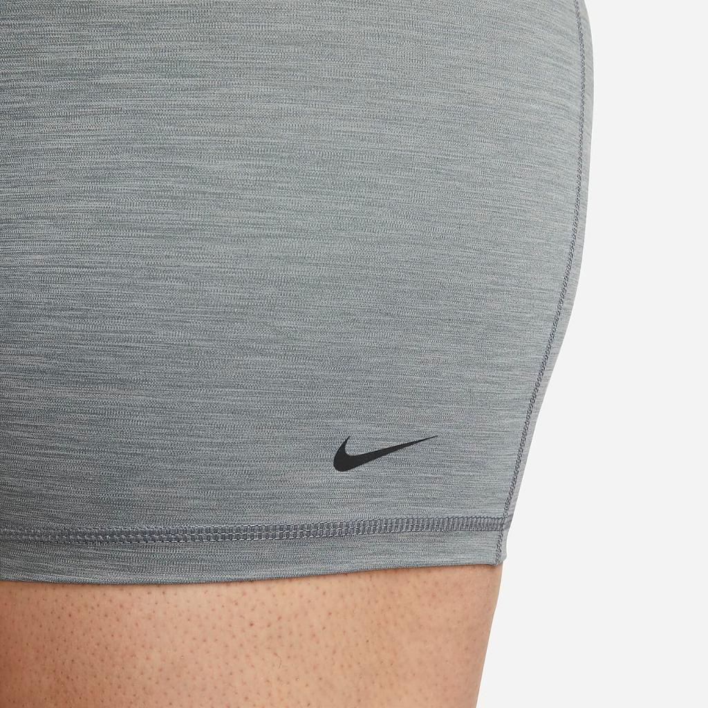 Nike Pro 365 Women&#039;s 5&quot; Shorts (Plus Size) DR6858-084