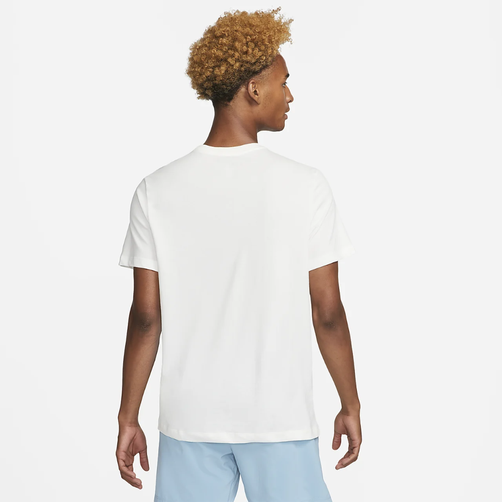 Nike Dri-FIT Men&#039;s Yoga T-Shirt DR7697-133