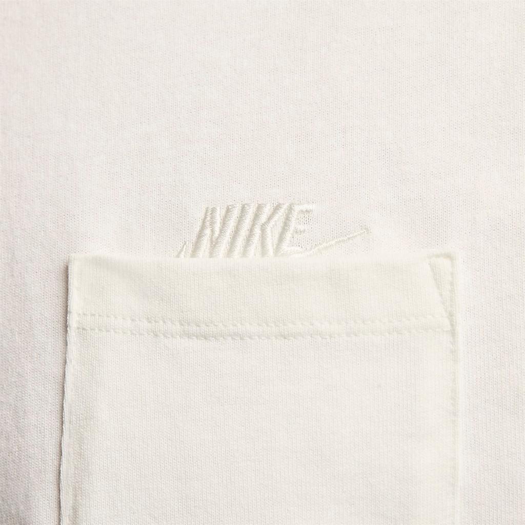 Nike Sportswear Premium Essentials Men&#039;s Long-Sleeve Pocket T-Shirt DR7929-133