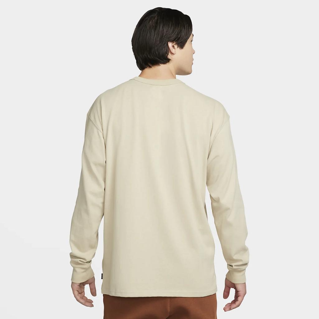Nike Sportswear Premium Essentials Men&#039;s Long-Sleeve Pocket T-Shirt DR7929-206