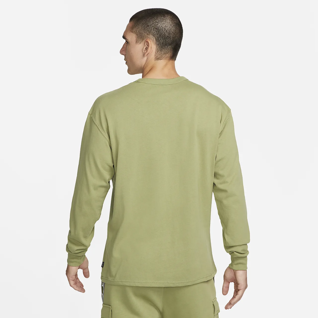 Nike Sportswear Premium Essentials Men&#039;s Long-Sleeve Pocket T-Shirt DR7929-334