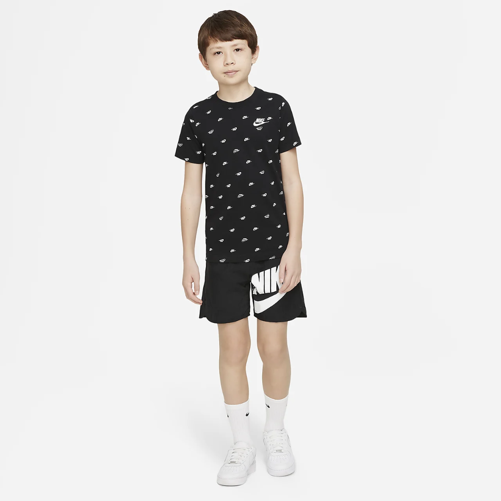 Nike Sportswear Big Kids&#039; (Boys&#039;) T-Shirt DR8813-010