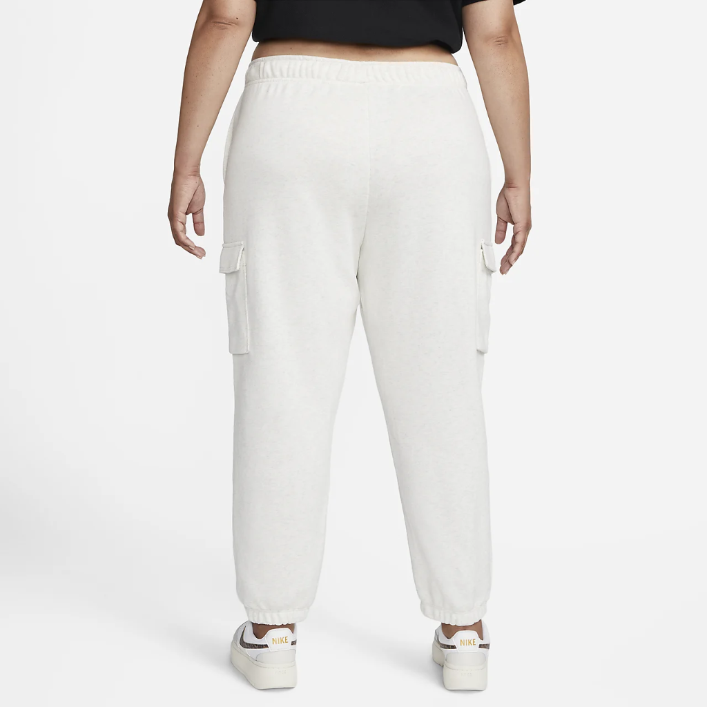 Nike Sportswear Club Fleece Women&#039;s Mid-Rise Oversized Cargo Sweatpants (Plus Size) DV5083-141